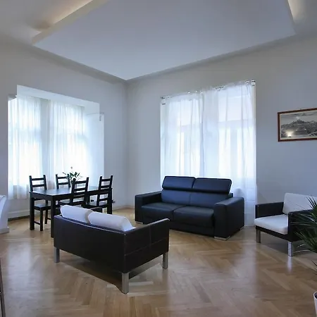 Apartment Tyn Church *